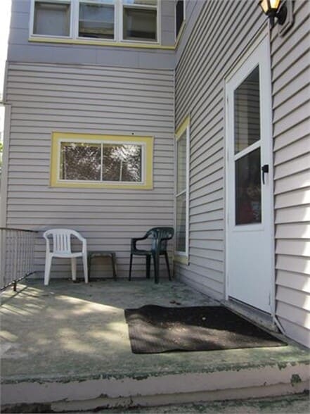 Mount Pleasant Multi-Family Buildings portfolio of 2 properties for sale on LoopNet.ca - Building Photo - Image 3 of 19