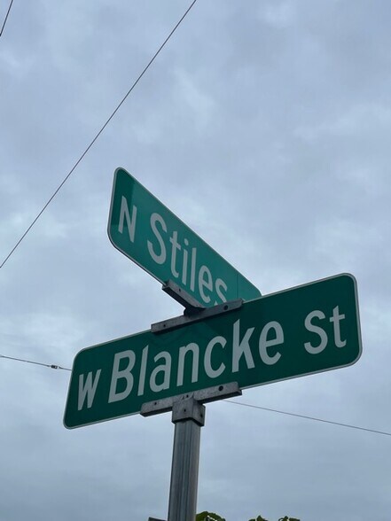 305 N Stiles St, Linden, NJ à louer - Photo du bâtiment - Image 2 de 22