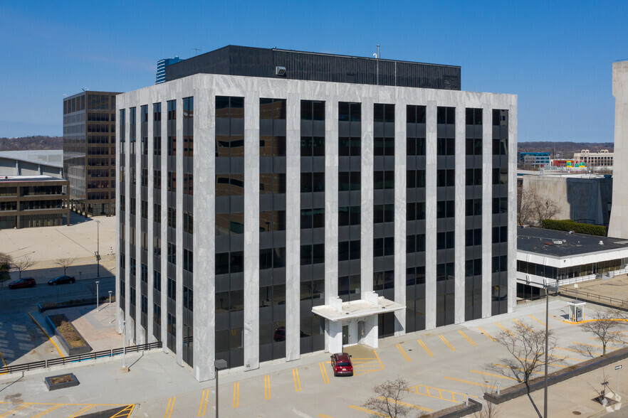 300 Ottawa Ave NW, Grand Rapids, MI for lease - Primary Photo - Image 1 of 4