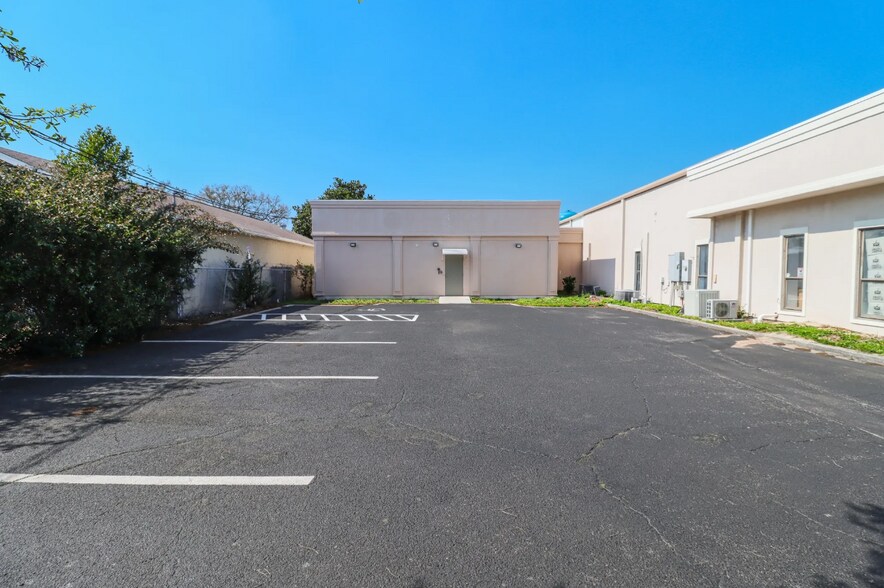 185 Stahlman Ave, Destin, FL à vendre - Photo du bâtiment - Image 3 de 8