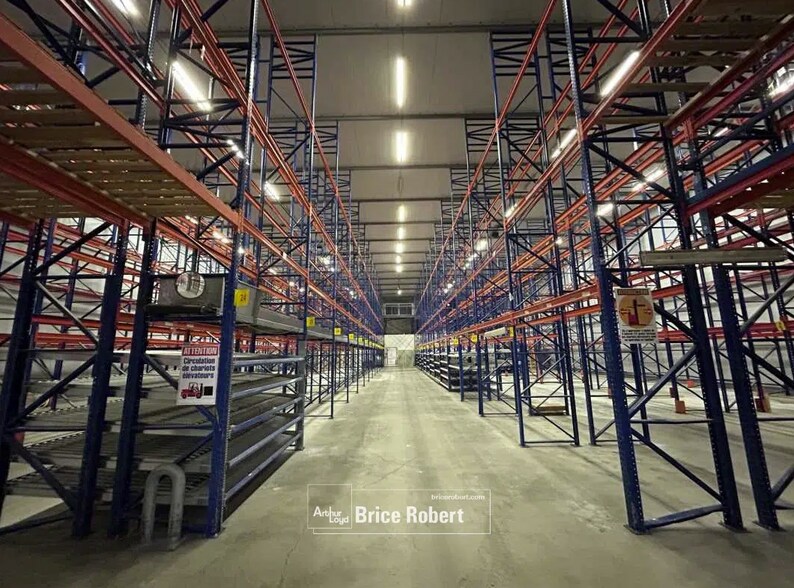 Office in Civrieux-d'Azergues for sale - Interior Photo - Image 1 of 4