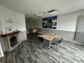 Flex in Saint-Maur-des-Fossés for lease Interior Photo- Image 2 of 5