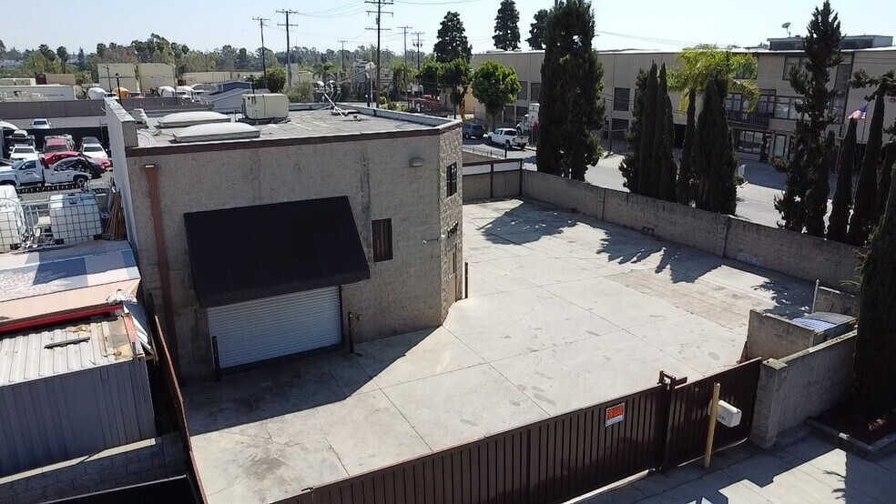 23182 Orange Ave, Lake Forest, CA à louer - Photo du bâtiment - Image 3 de 6
