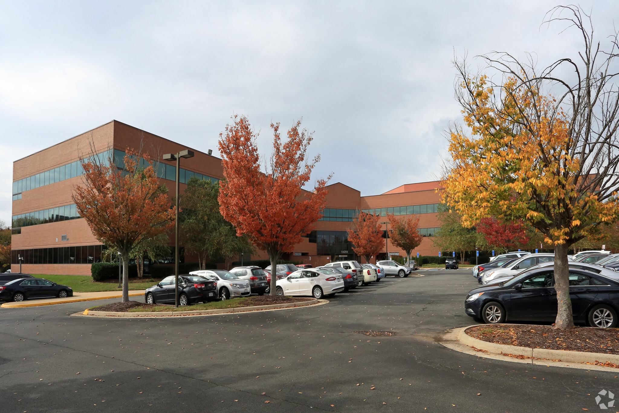 14200 Park Meadow Dr, Chantilly, VA for lease Building Photo- Image 1 of 14
