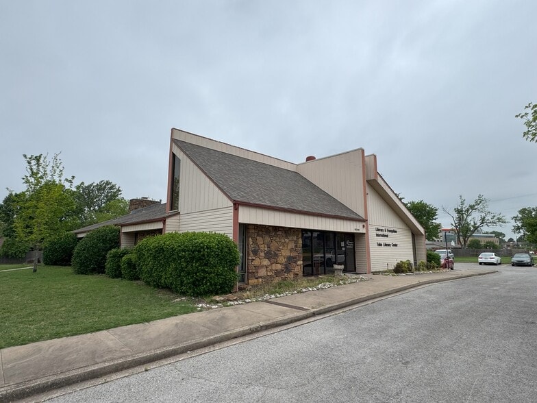 1800 S Jackson Ave, Tulsa, OK for sale - Building Photo - Image 2 of 12