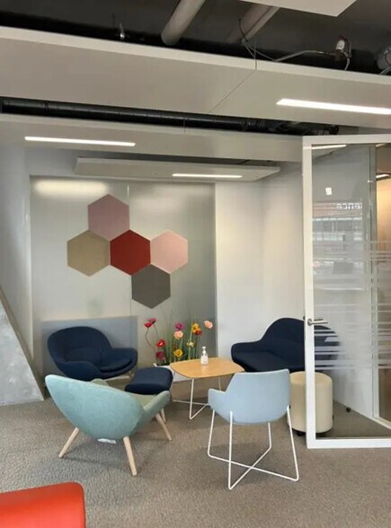 Bureau dans Lyon à louer - Photo du bâtiment - Image 3 de 31