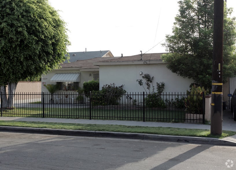 6624 Flora Ave, Bell, CA for sale - Building Photo - Image 2 of 11