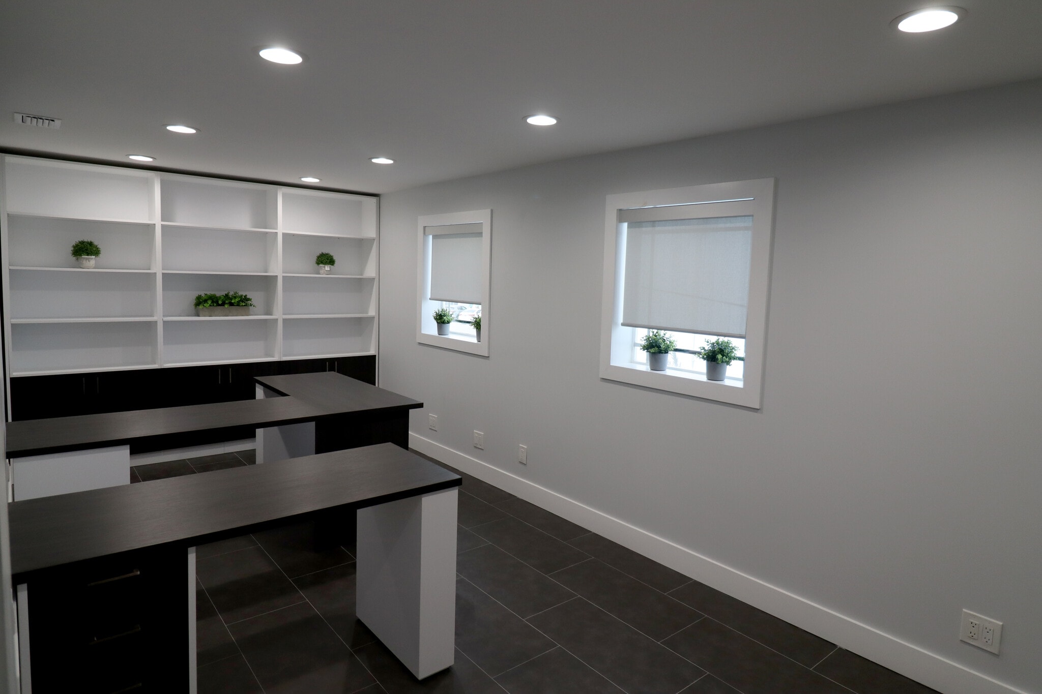 817-823 SE 9th St, Deerfield Beach, FL for lease Interior Photo- Image 1 of 11