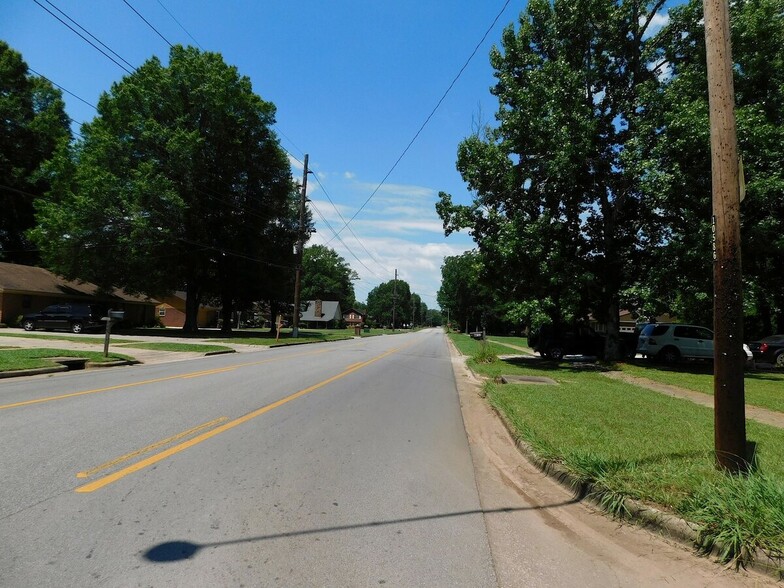 8th Street SW, Decatur, AL à vendre - Photo principale - Image 1 de 1