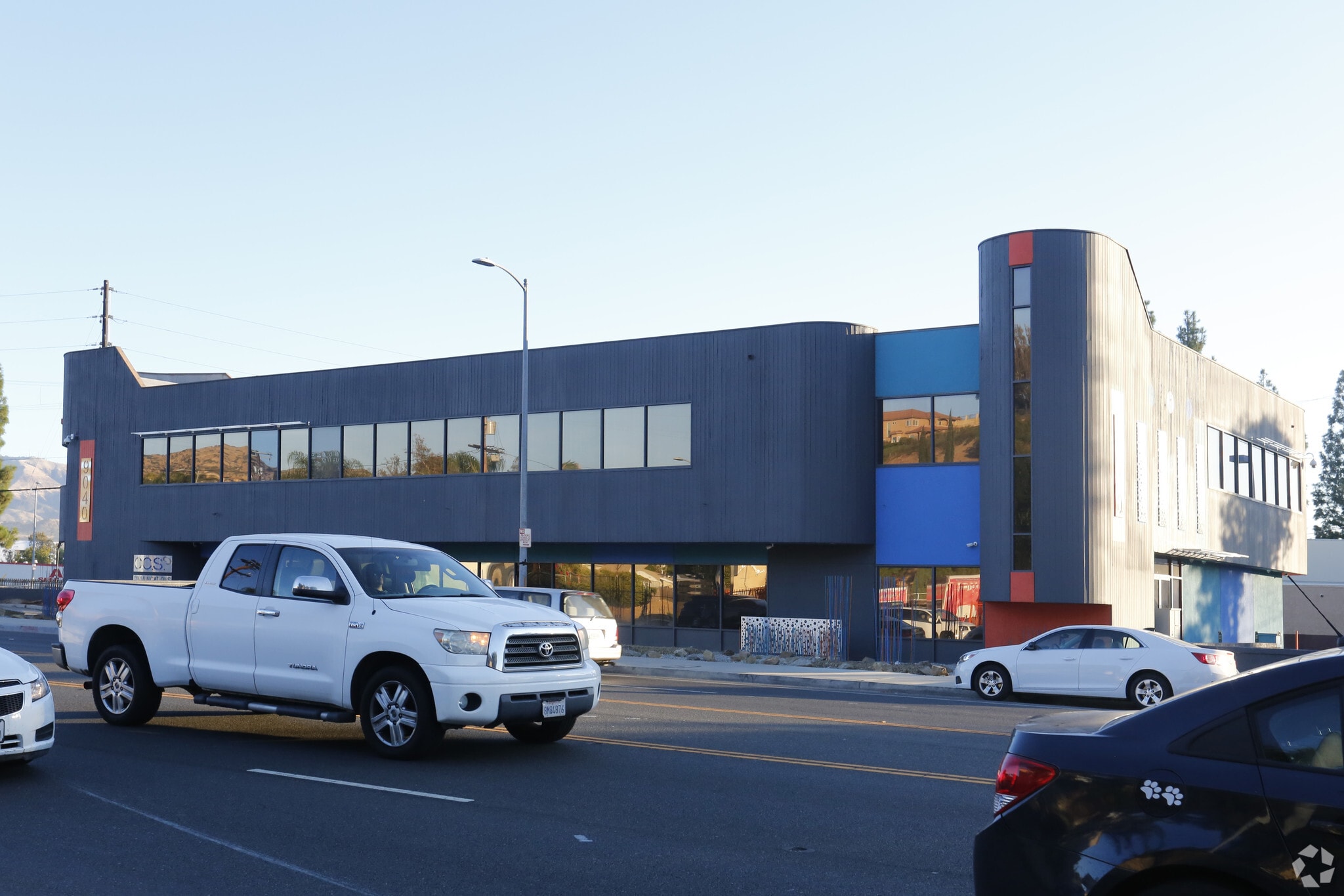 9040 Topanga Canyon Blvd, Canoga Park, CA for lease Primary Photo- Image 1 of 27