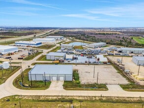 8110 Parkside Ave, Baytown, TX à louer Photo intérieure- Image 1 de 42