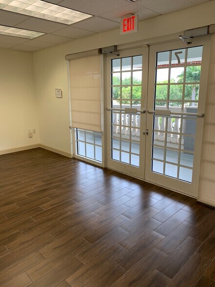2201-2225 N Commerce Pky, Weston, FL à louer - Photo intérieure - Image 2 de 10