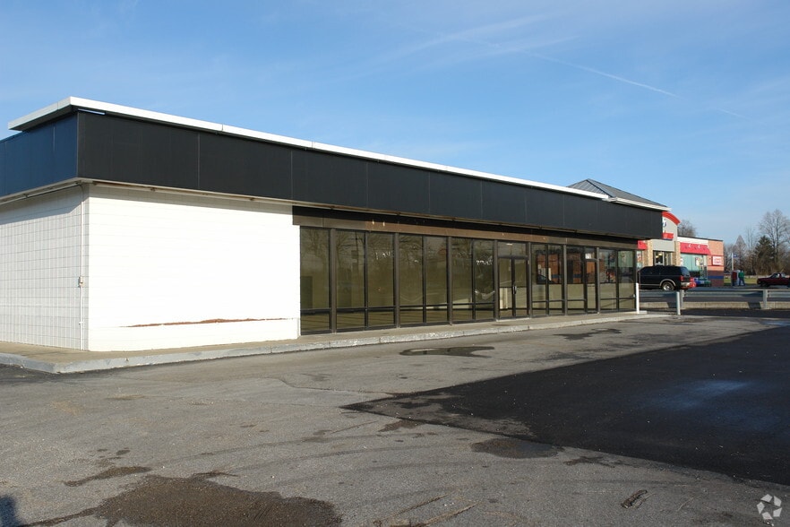 11710 Dixie Hwy, Louisville, KY à vendre - Photo du bâtiment - Image 2 de 10