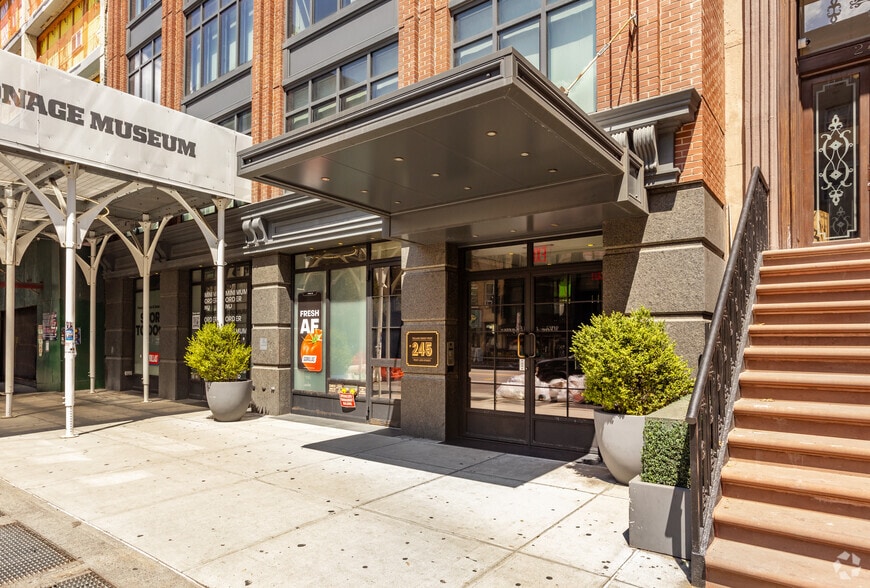 245 W 14th St, New York, NY for sale - Building Photo - Image 1 of 6