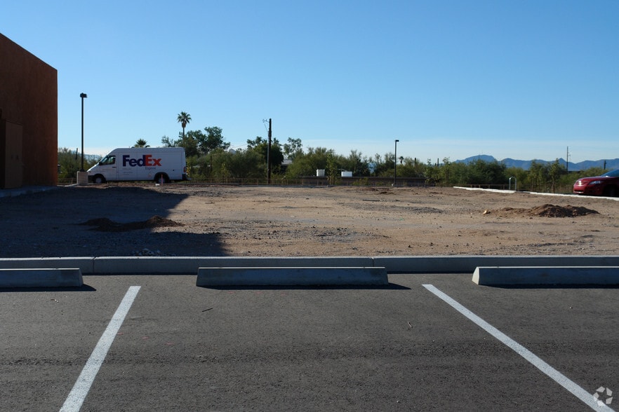 1645 W Ina Rd, Tucson, AZ à vendre - Photo principale - Image 2 de 9