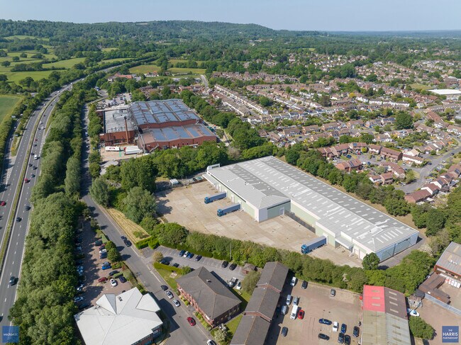 Plus de détails pour Bedford Rd, Petersfield - Industriel à louer