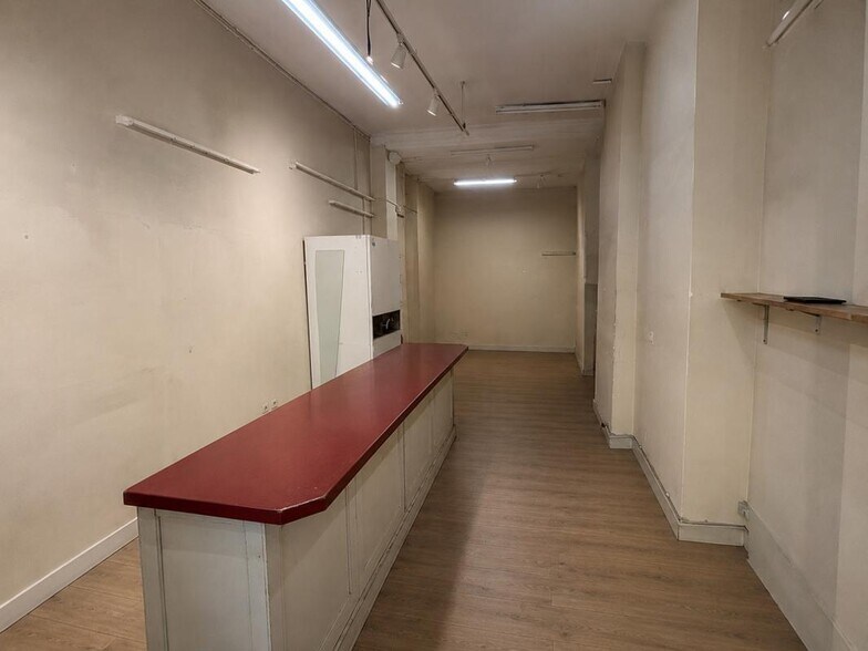 10 Rue De Châteaudun, Paris for lease - Interior Photo - Image 2 of 6