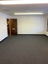 5558-5576 E La Palma Ave, Anaheim, CA à louer Photo intérieure- Image 2 de 3