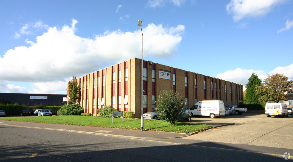 Colonial Way, Watford à louer - Photo du bâtiment - Image 2 de 2