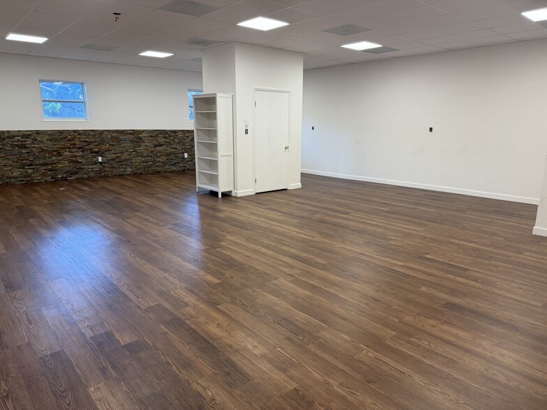 1667 Crofton Ctr, Crofton, MD for lease - Building Photo - Image 2 of 14