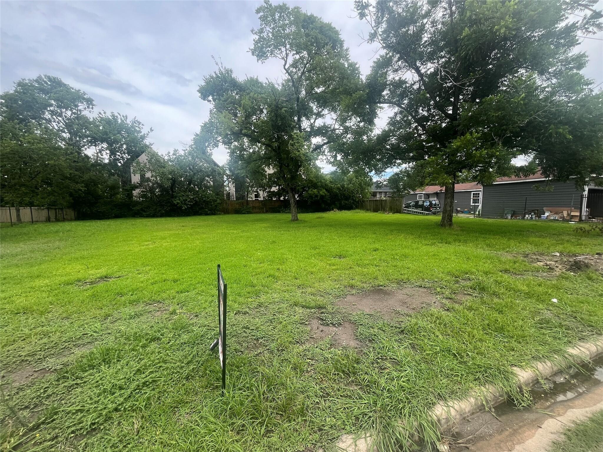 3504 & 0 Cornell St, Houston, TX for sale Primary Photo- Image 1 of 7