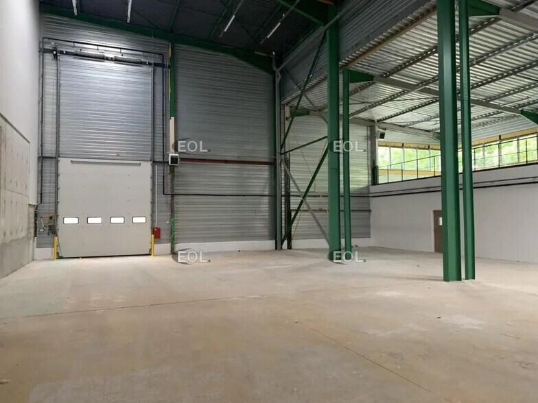 Industrial in Villeneuve-la-Garenne for lease - Building Photo - Image 2 of 20