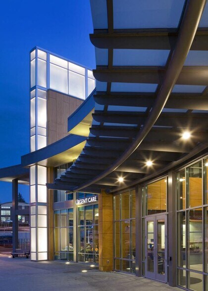 450 S Kitsap Blvd, Port Orchard, WA à louer - Photo du bâtiment - Image 2 de 8