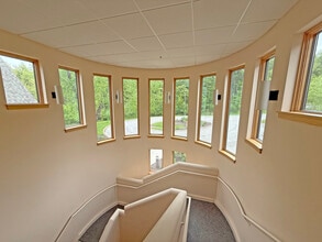 7 Holland Way, Exeter, NH for sale Interior Photo- Image 2 of 3