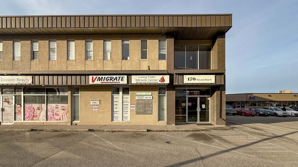 170 Rutland Rd N, Kelowna, BC for lease - Building Photo - Image 2 of 4