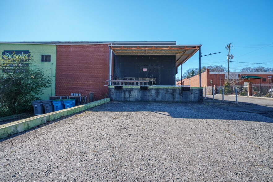 134 N Main St, Belmont, NC à louer - Photo du bâtiment - Image 3 de 13