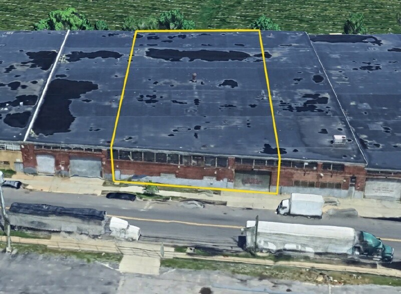 5601 55th Ave, Maspeth, NY à louer - Photo du bâtiment - Image 3 de 8