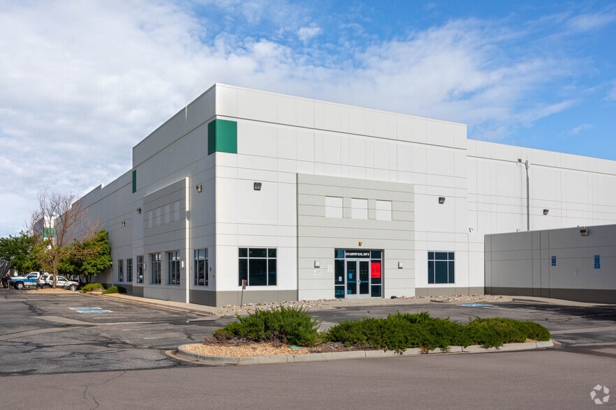 2470 Airport Blvd, Aurora, CO à louer - Photo du bâtiment - Image 2 de 22