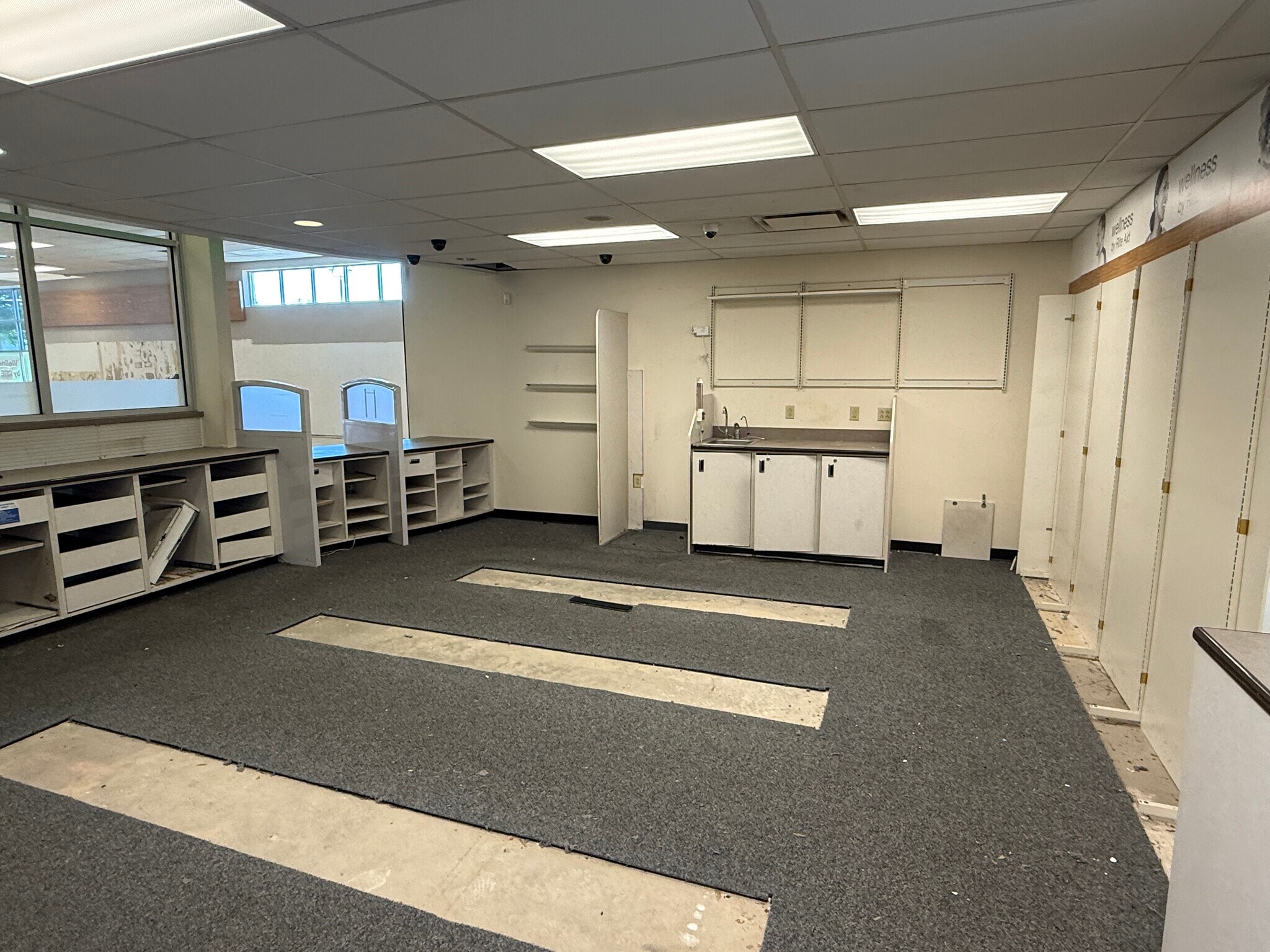 705 W High Ave, New Philadelphia, OH for lease Interior Photo- Image 1 of 6
