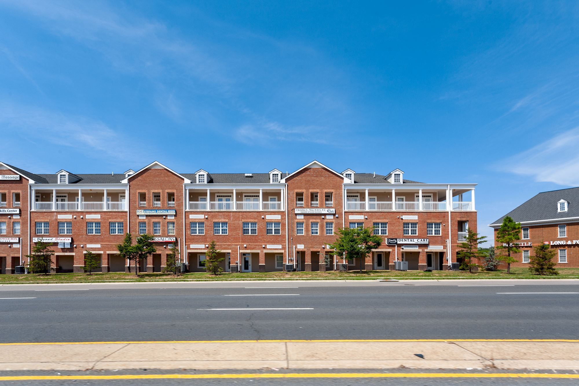 13885 Hedgewood Dr, Woodbridge, VA for sale Primary Photo- Image 1 of 20