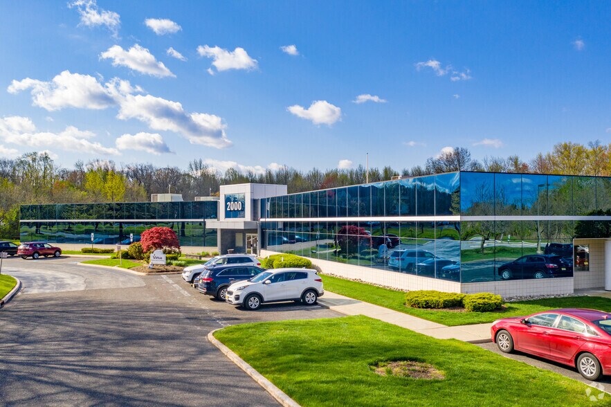 2000 Crawford Pl, Mount Laurel, NJ à louer - Photo du bâtiment - Image 3 de 4