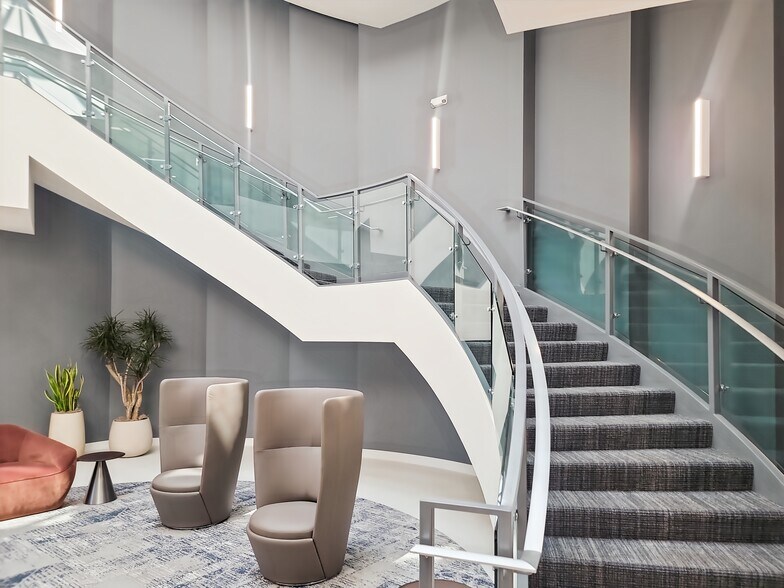 11400 Airport Rd, Everett, WA à louer - Photo du bâtiment - Image 3 de 10