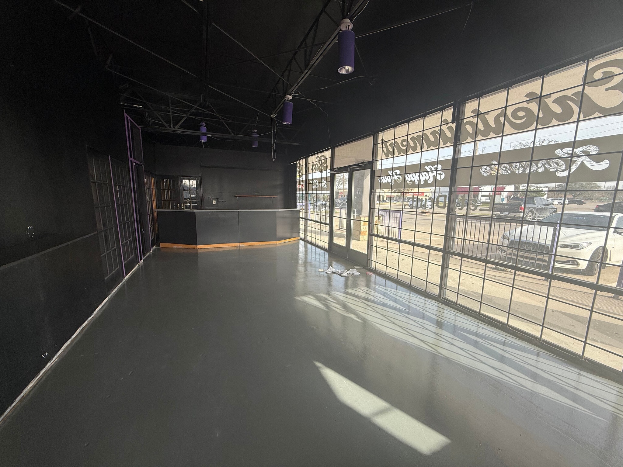 4099-4111 W Camp Wisdom Rd, Dallas, TX for lease Building Photo- Image 1 of 3