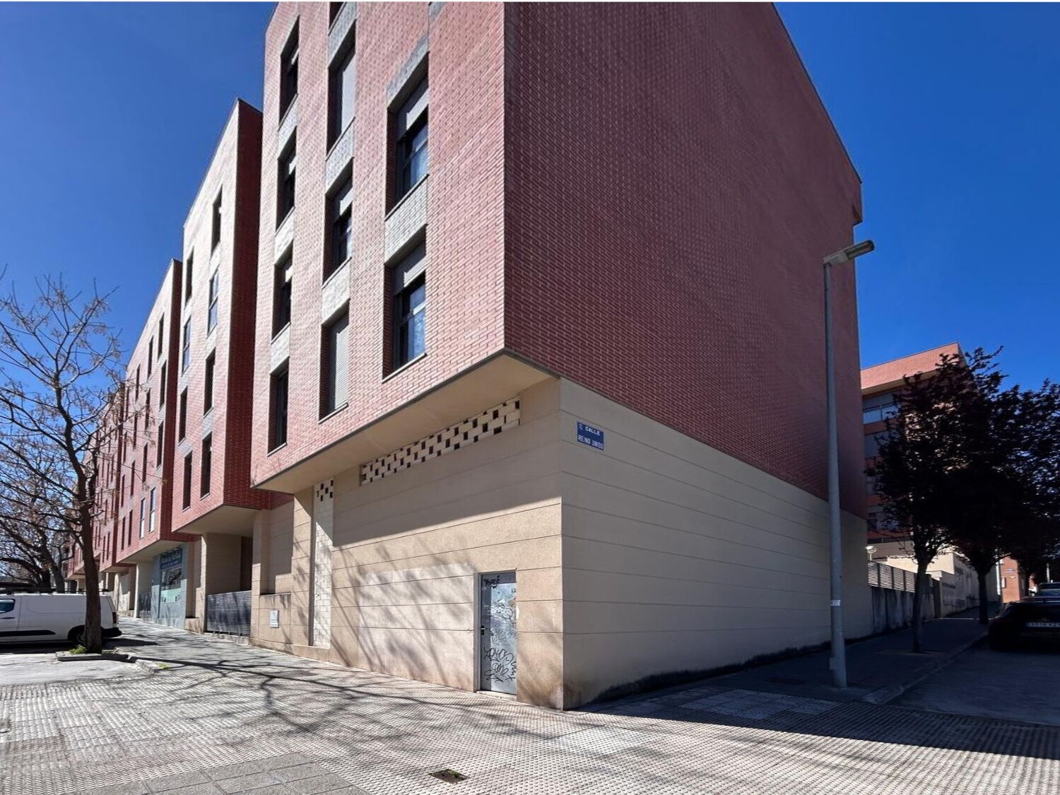 Retail in Guadalajara, Guadalajara for lease Primary Photo- Image 1 of 4