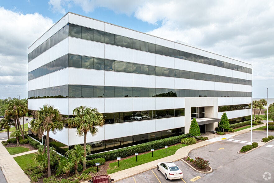 2021 Lakeshore Dr, New Orleans, LA for lease - Building Photo - Image 3 of 23