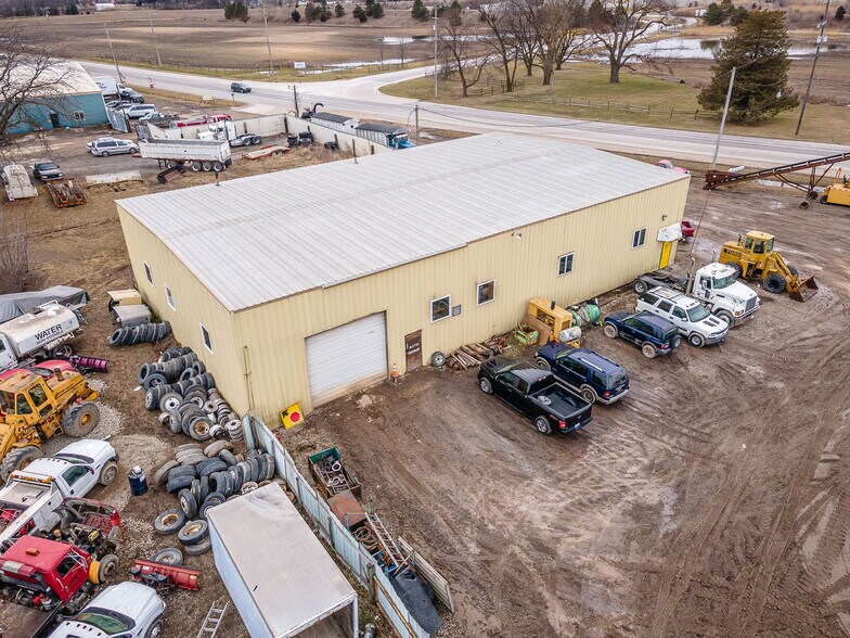 15196 S Telegraph Rd, Monroe, MI à vendre - Photo du bâtiment - Image 2 de 20