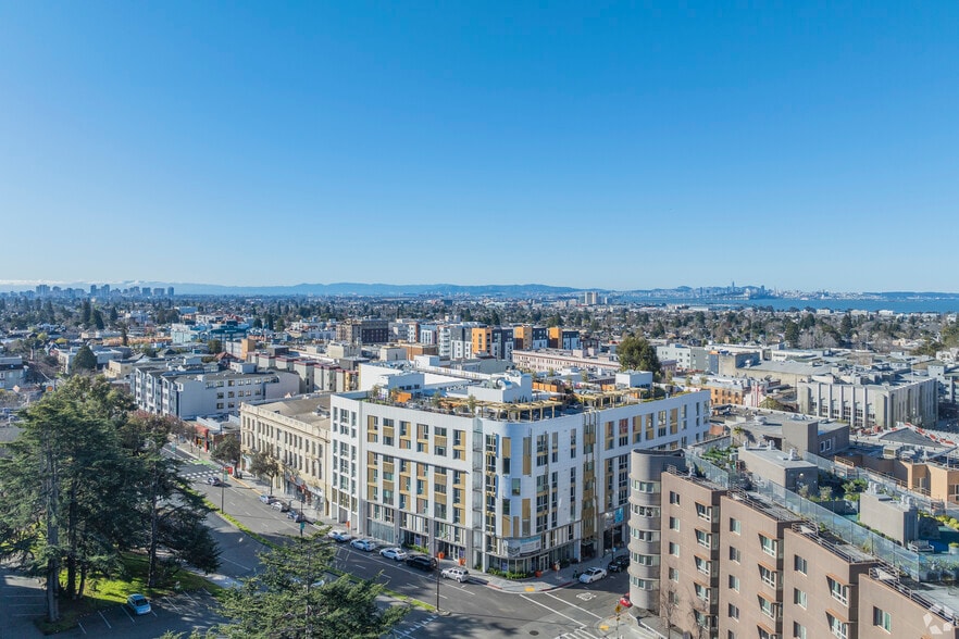 2150 Kittredge St, Berkeley, CA à louer - Photo du bâtiment - Image 2 de 6