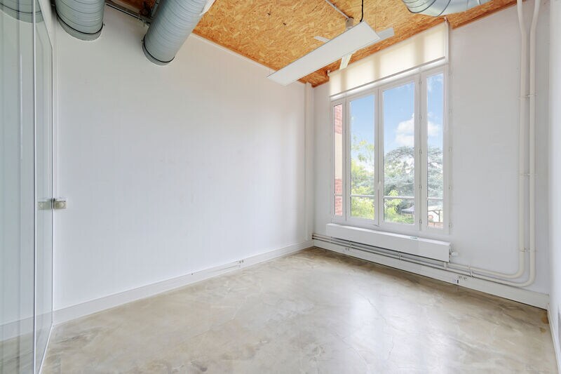 75 Allée Des Parfumeurs, Nanterre à louer - Photo du bâtiment - Image 3 de 23