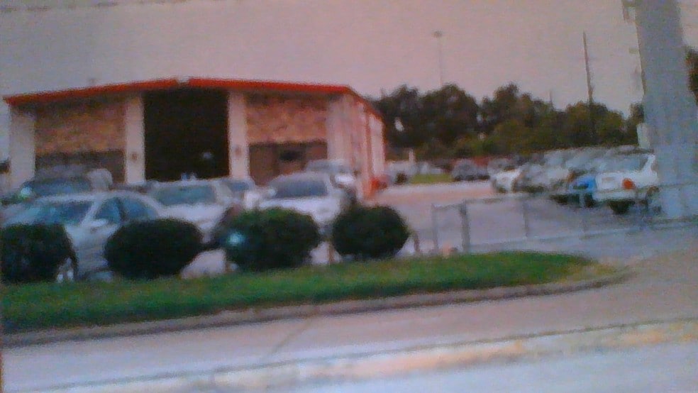 8235 Jones Rd, Houston, TX for sale - Building Photo - Image 2 of 20