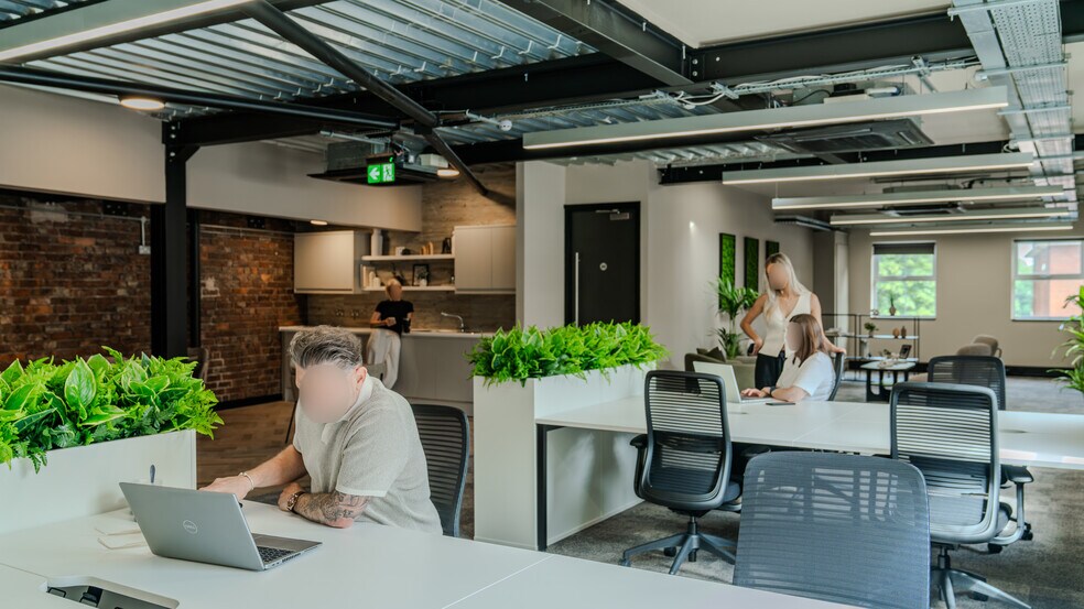 11 Station Rd, Wilmslow for lease - Building Photo - Image 3 of 10