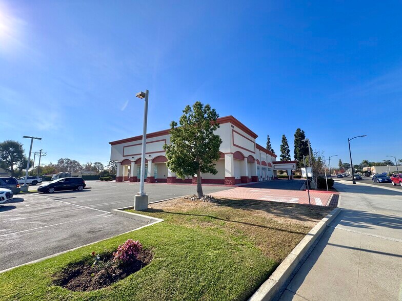 9952 Las Tunas Dr, Temple City, CA à louer - Photo du bâtiment - Image 3 de 15