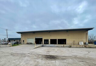 1524 N Port Ave, Corpus Christi, TX for lease Building Photo- Image 2 of 8