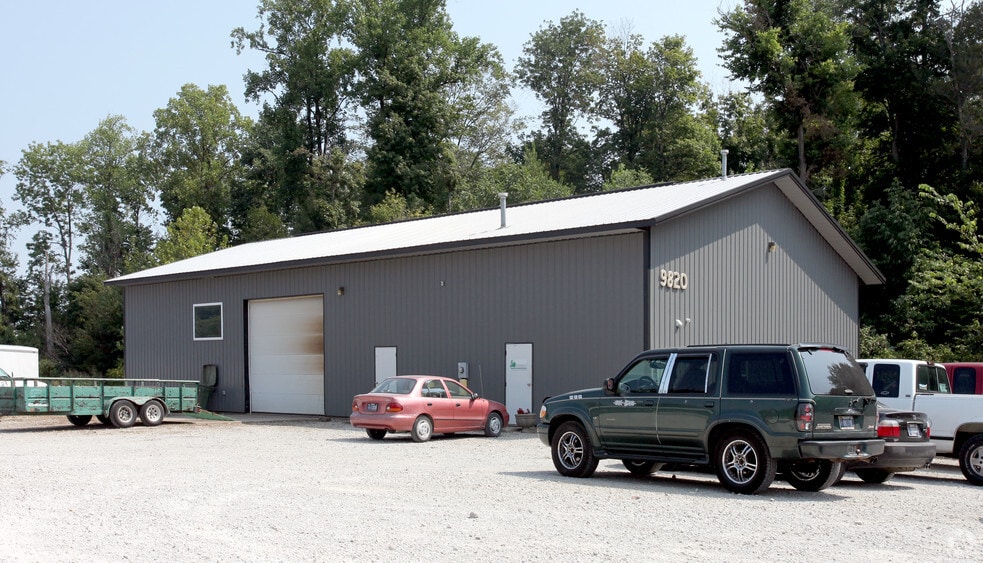 9820 Rawles Ave, Indianapolis, IN for sale - Primary Photo - Image 1 of 2