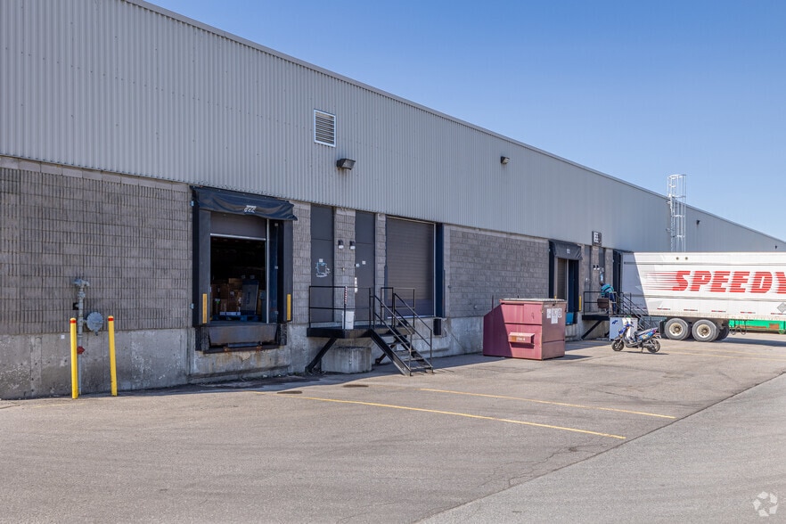 351-381 Rue McCaffrey, Montréal, QC for lease - Building Photo - Image 3 of 11