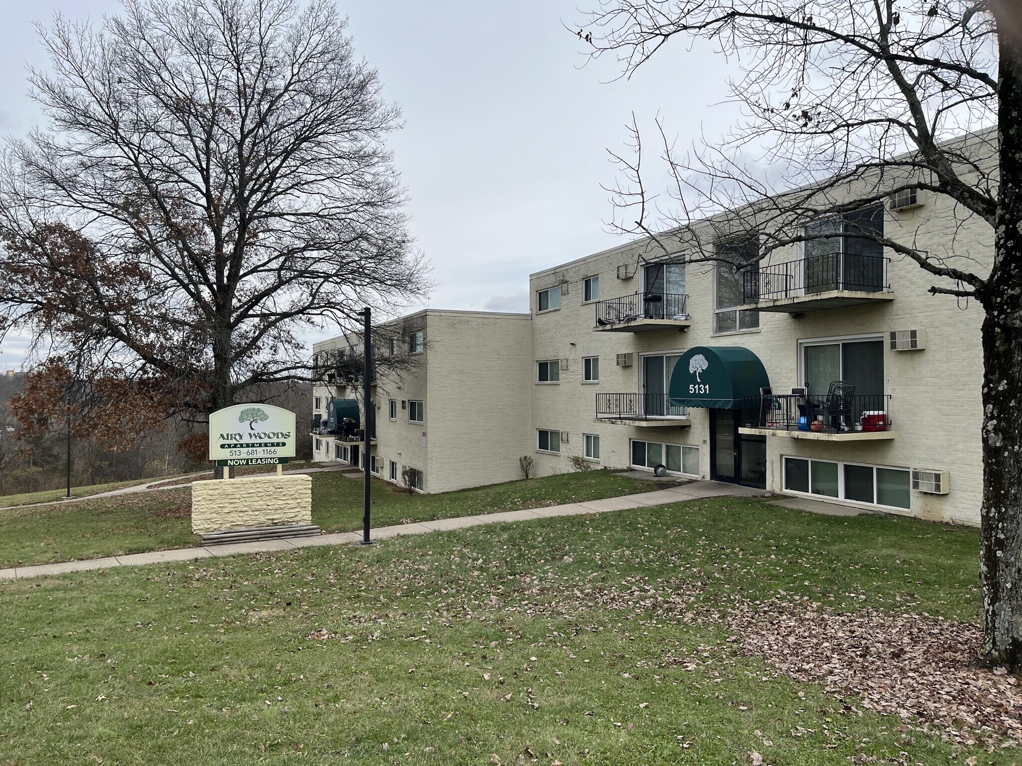 5107 Hawaiian Ter, Cincinnati, OH à vendre Photo du bâtiment- Image 1 de 10