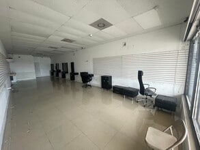 10720 W Flagler St, Miami, FL for lease Interior Photo- Image 2 of 4